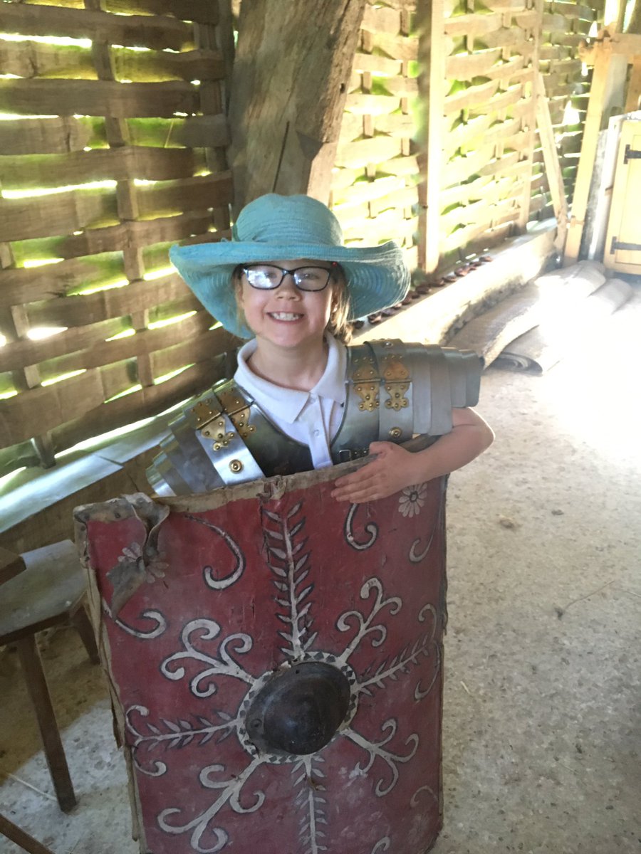 mrdwsavage's tweet photo. The Roman army had some great hats on today! 👒 https://t.co/Jk31K0NuqL