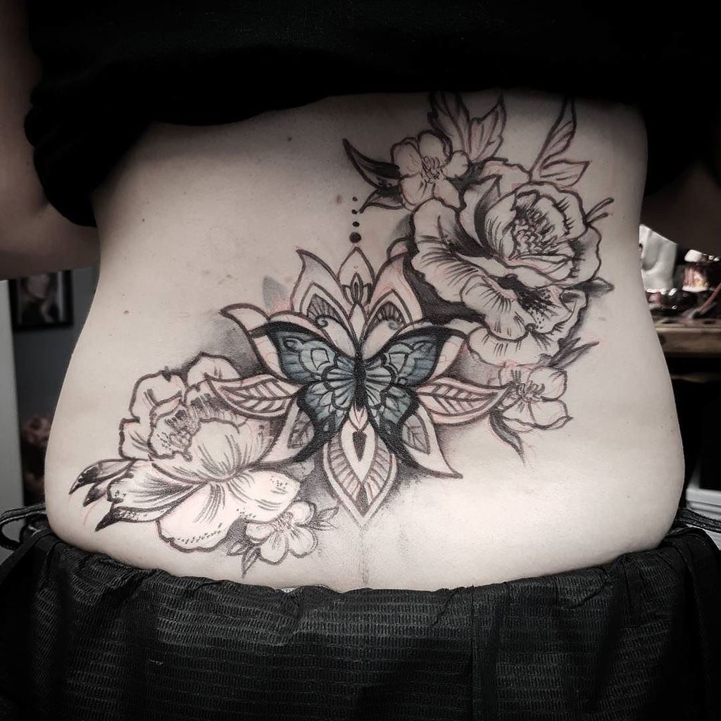 TheMissWild's tweet photo. Step one of making old tattoo better
#sharpietattoo https://t.co/BleZBL9l5x https://t.co/fDP8ldz5tU