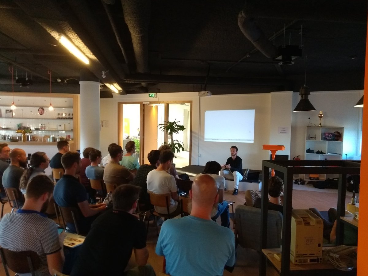 First lightning talk of the evening about Elm in Emacs by @keroami