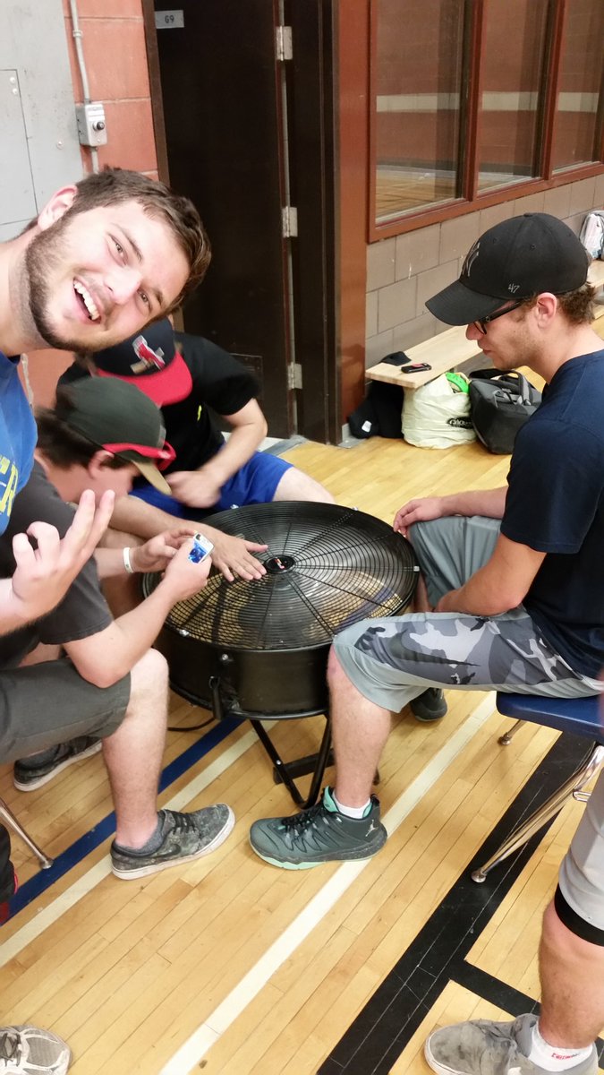 steve_burroughs's tweet photo. You know it's hot in #physed when Ss gather around a fan waiting for instruction @PDHSAthletics #pantherpride #PDHSphysed #phonesaway https://t.co/WGiErv8t1d