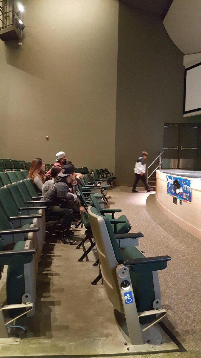 wsdterriers's tweet photo. Seniors rehearsing for graduation tonight! https://t.co/pe7j82JbU0