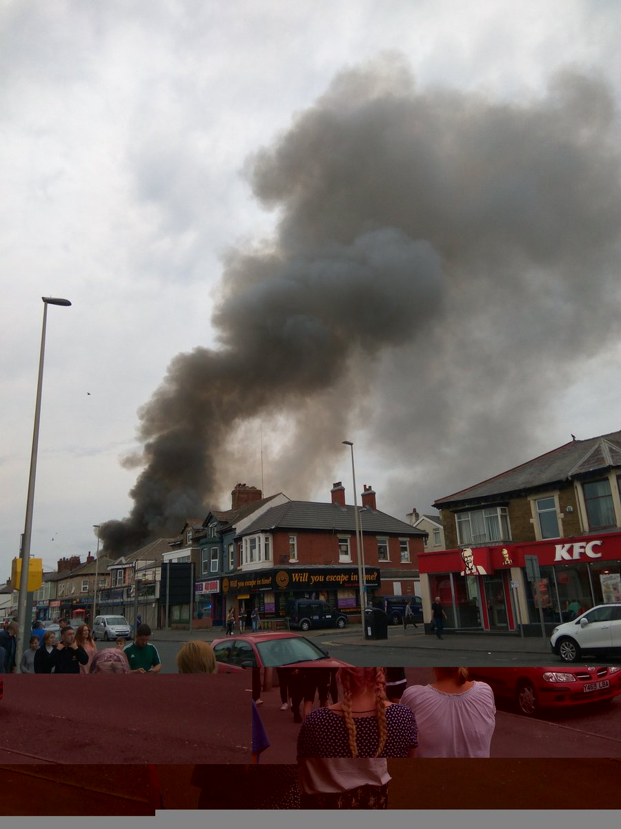BLUEwillie's tweet photo. Big fire at a launderette in Blackpool #blackpoolfire https://t.co/XCBdQF1X9t