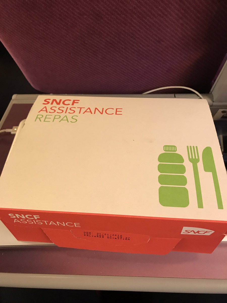 ATTAHRI's tweet photo. ⛔️ clichés. La @SNCF se soucie de la qualité de son service et les voyageurs font preuve de flegme et de patience. 👍🙏 https://t.co/n2j4YhbYf1
