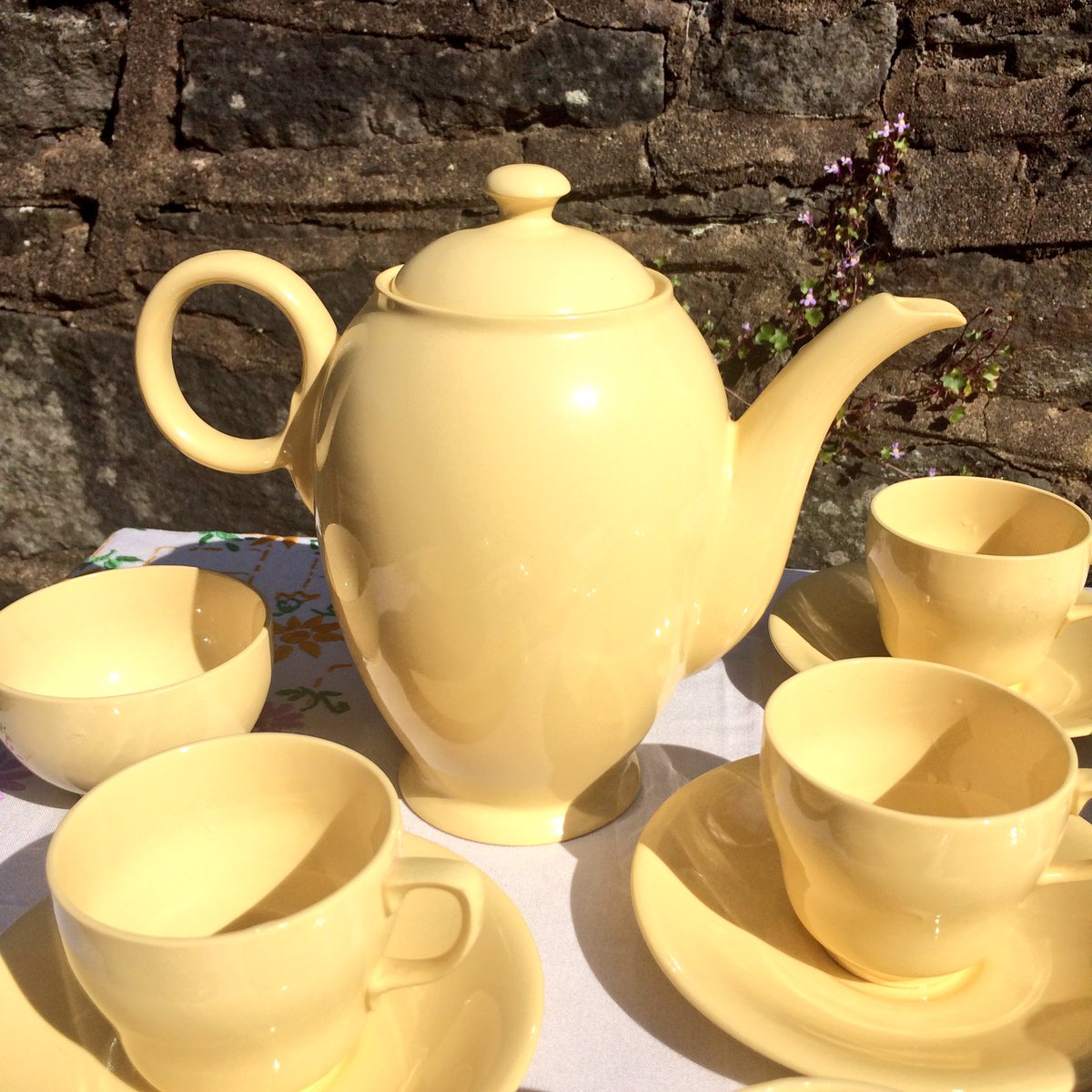 mrslovibondsvtp's tweet photo. Good evening #vintageshowandsell, I've got a lovely selection of #pastel #utilityware in stock, I'll be taking to @V4VCardiff in July! https://t.co/BdP1wTIbiv