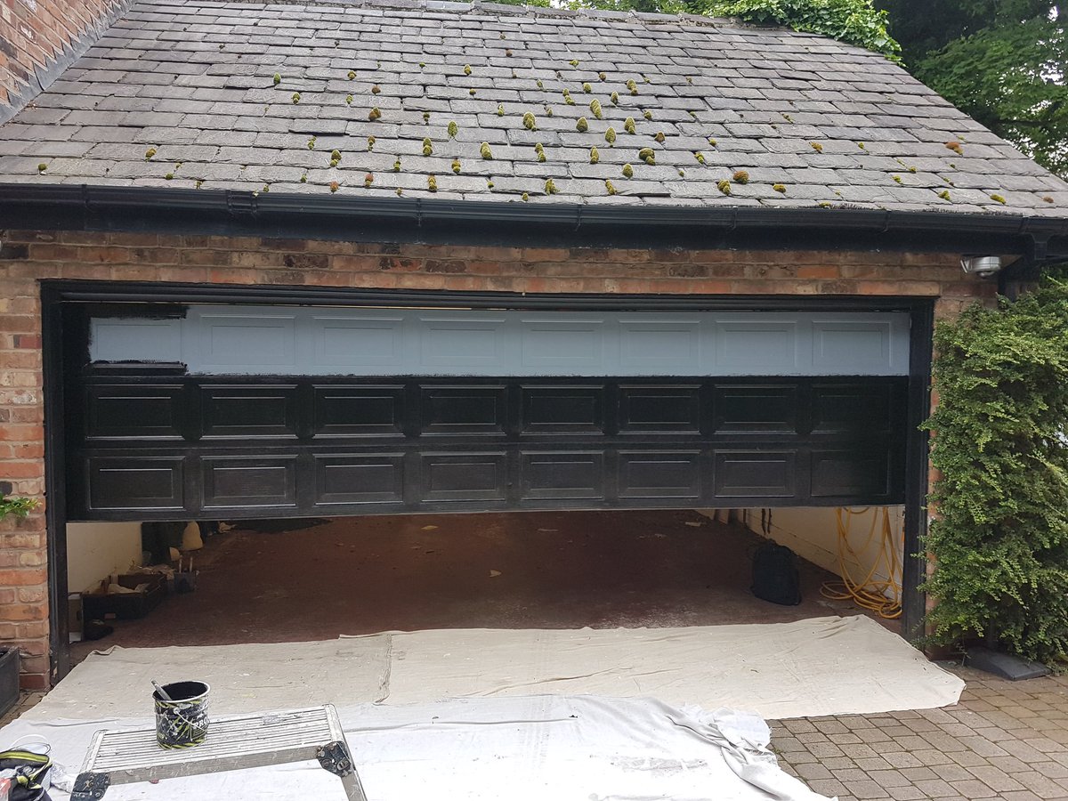iaincherrie's tweet photo. Just finished this earlier. Stripped the paint off then washed. 2 coats of @ZinsserUK #bullseye123. Finished with 3 of @duluxuk #metalshield https://t.co/ZC03dGaKQp