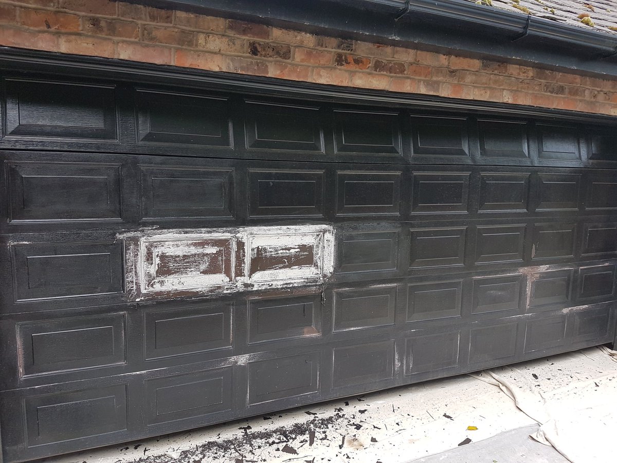 iaincherrie's tweet photo. Just finished this earlier. Stripped the paint off then washed. 2 coats of @ZinsserUK #bullseye123. Finished with 3 of @duluxuk #metalshield https://t.co/ZC03dGaKQp