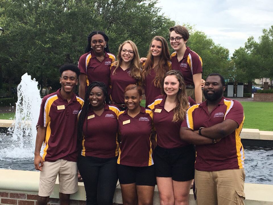 jenniferasouzu's tweet photo. Your favorite interns are back! #cofc21 @CofCOrientation https://t.co/JwctlfvrgF