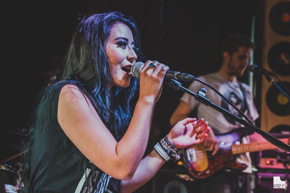 CalistaKazuko's tweet photo. Love these shots from @CamdenRocksFest :) 
Fab pix to capture a fab day full of blood, sweat &amp; #DaddyIssues! X @FredClaridge @SamEdgington1 https://t.co/QhLXlA1V2S