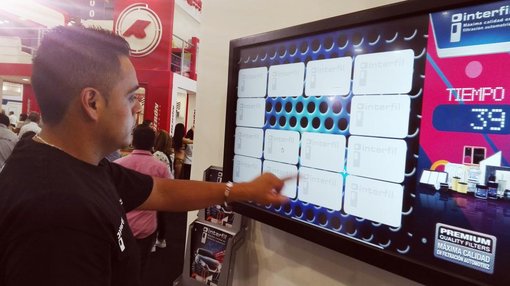 InterfilMexico's tweet photo. Jugando memorama en #InaPaaceAutomechanika #Interfil #FederalMogulMotorparts #CDMX https://t.co/W24IlPwJYb