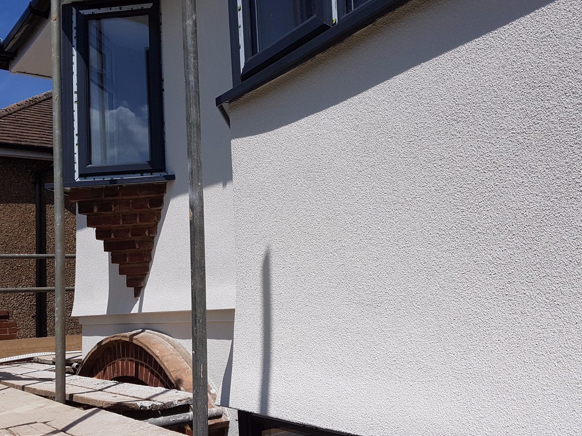 bennusprayer's tweet photo. Great finish from @PolarRendering spraying @LicataGreutoLtd top coat with the #bennux15 For more info on the Bennu X15 see our website https://t.co/gnhXWBNl9d