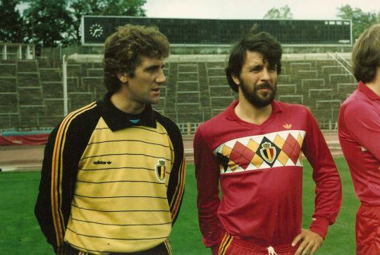 Autorizar Prueba de Derbeville Debilitar Lacasaca on Twitter: "Bélgica home kit 1984. https://t.co/JhCHm0FtZ1" /  Twitter
