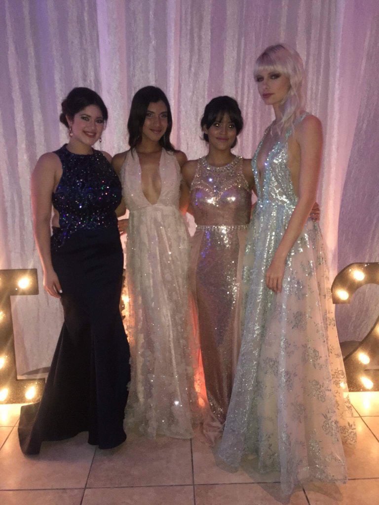 prprom2k19's tweet photo. Escuela Francisco Mendoza, Isabela 🥀 https://t.co/LlT0k5G1aR