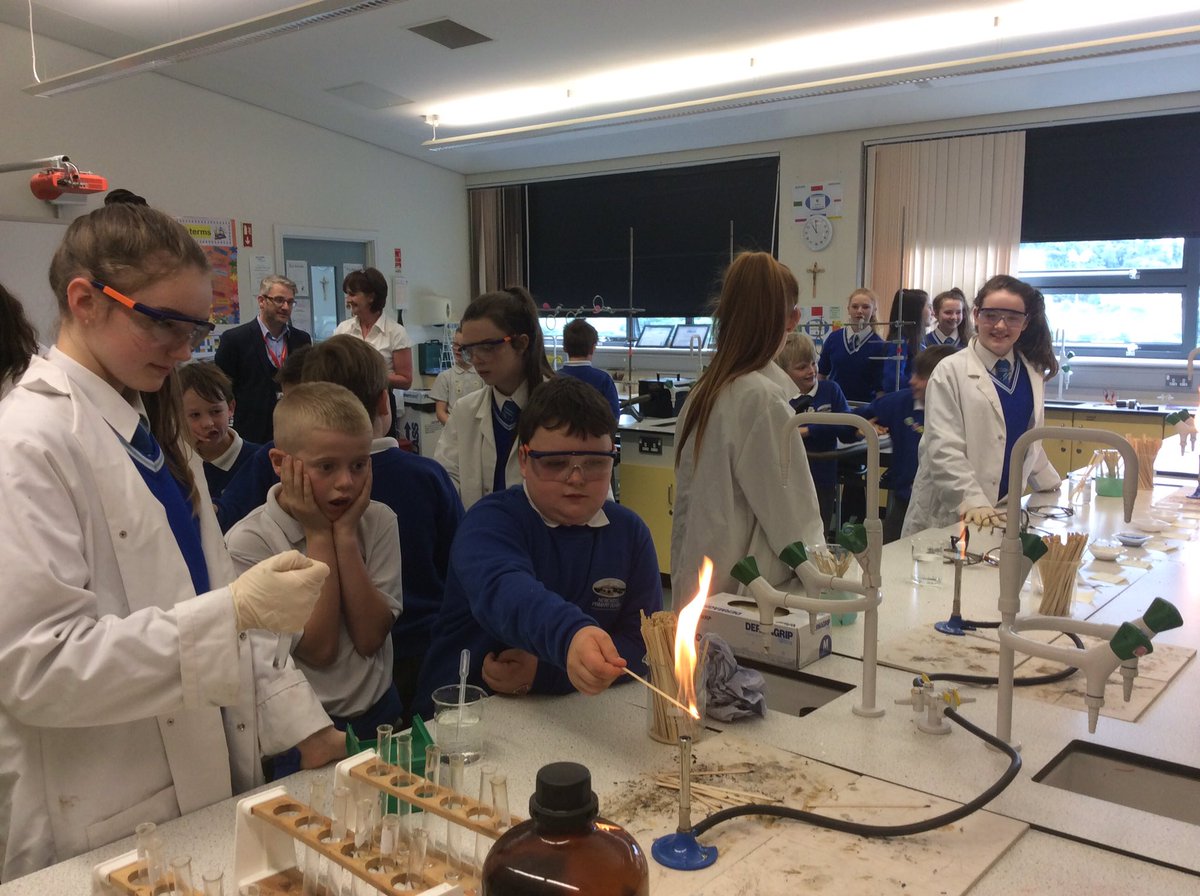 agsscience1's tweet photo. More pics from yesterday's project 500! Thanks to all @AGSYEAR9 students who helped out! #scienceisfun https://t.co/T7XAz6mGdu