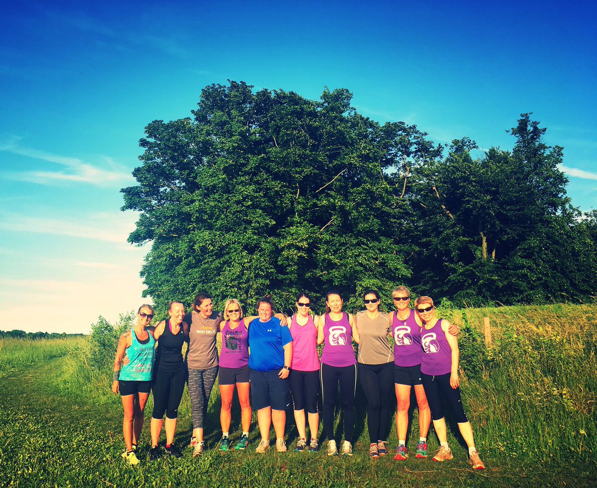 cambridgeBCamp's tweet photo. 💜 THESE WOMEN 💜 I kindly got the photo taken AT THE TOP OF THE HILL .. on the FINAL RUN 🏃🏼‍♀️🏃🏼‍♀️🏃🏼‍♀️
LOOK AT THOSE SMILES 😁 

#cambridge https://t.co/GLIXQTd260