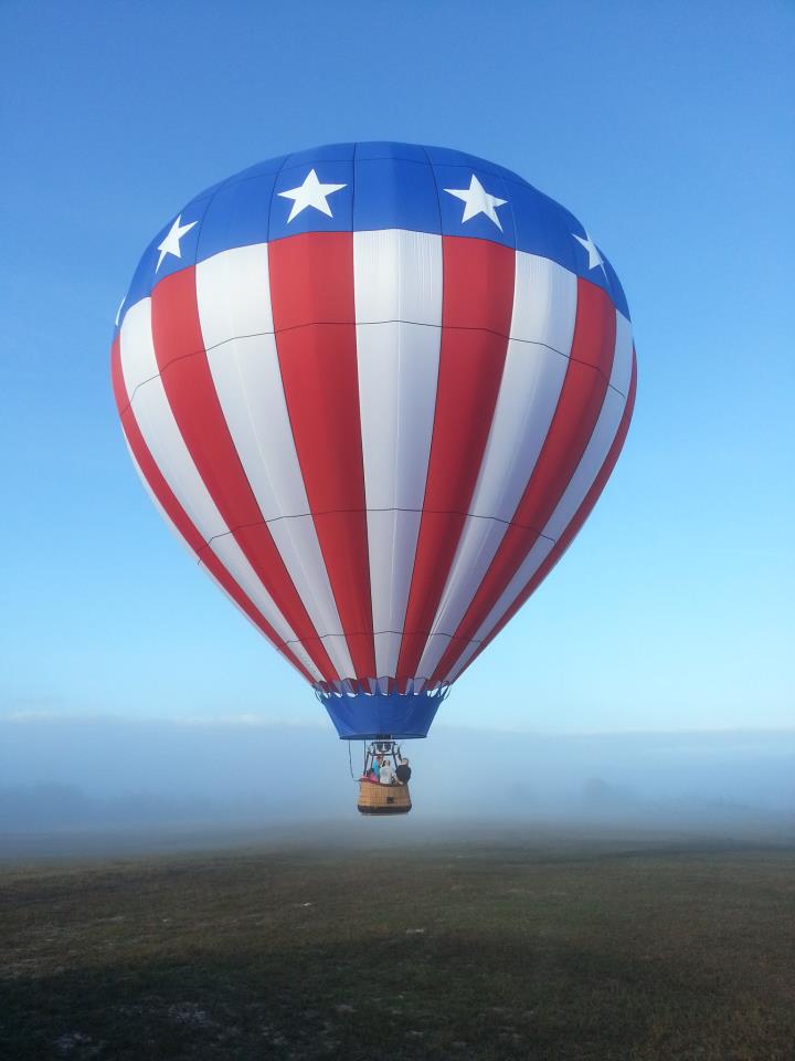QuecheeBalloons's tweet photo. Here's some red, white, &amp; blue in honor of #FlagDay. Come see it @ Quechee #BalloonFestival this weekend! https://t.co/3jLejgb97p https://t.co/u8GufyEalz
