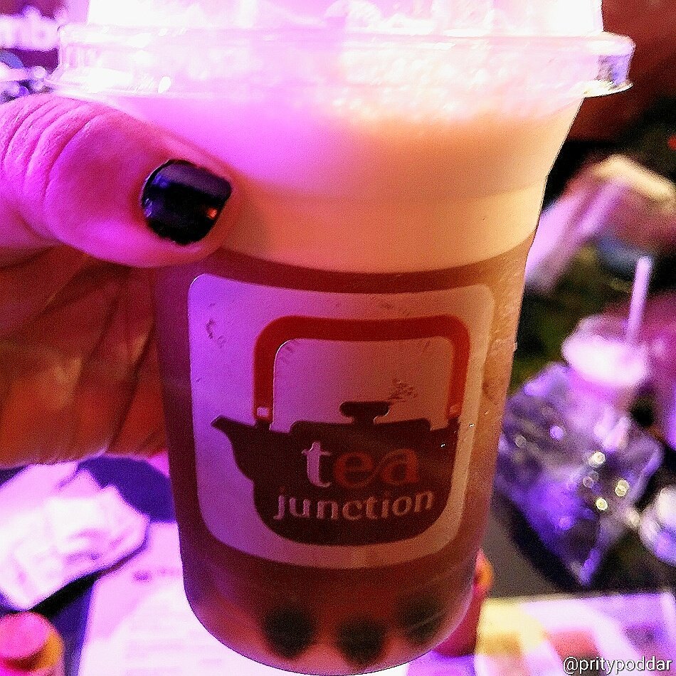PrityPoddar's tweet photo. #BubbleTea from #TeaJunction @ #CalBunka2 - Saturday Night Music & Market #Kolkata☺
https://t.co/9lgkP289Nr
#vegfoodandreviews #vfr130 https://t.co/kzqWhvkuNp