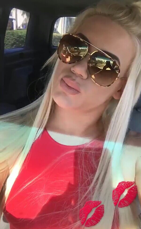 ReinaDelAnillo's tweet photo. 💋💋 On my way to steal yo girl, well mainly @RadiantSolstice for the day. https://t.co/xETN7S2ECe