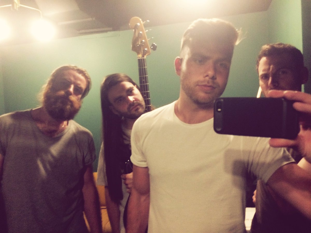 DTTVOfficial's tweet photo. Backstage before we smash a SOLD OUT Borderline, London. It's gonna be carnage!! ππ€x #PaperHeartTour #London https://t.co/NF6kGIheKN
