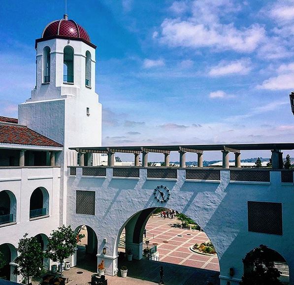 SDSU's tweet photo. Follow us on social media.

Facebook 😀: San Diego State University
Instagram 📷: sandiegostateuniversity
Snapchat 👻: sandiegostate https://t.co/UiME2E9pbc
