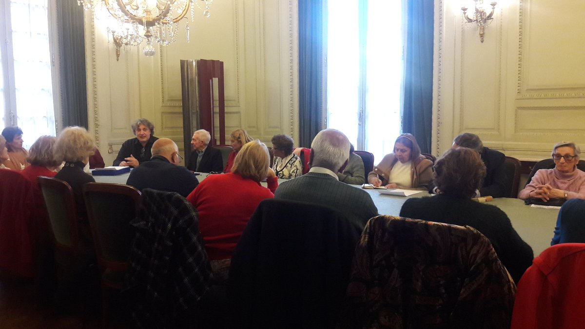 argentinaccsc's tweet photo. Comisión #adultosmayores del CCSC reunida en el #palaciosanmartin #sociedadcivil #unasur #mercosur @CancilleriaARG https://t.co/QXybnVtkAs