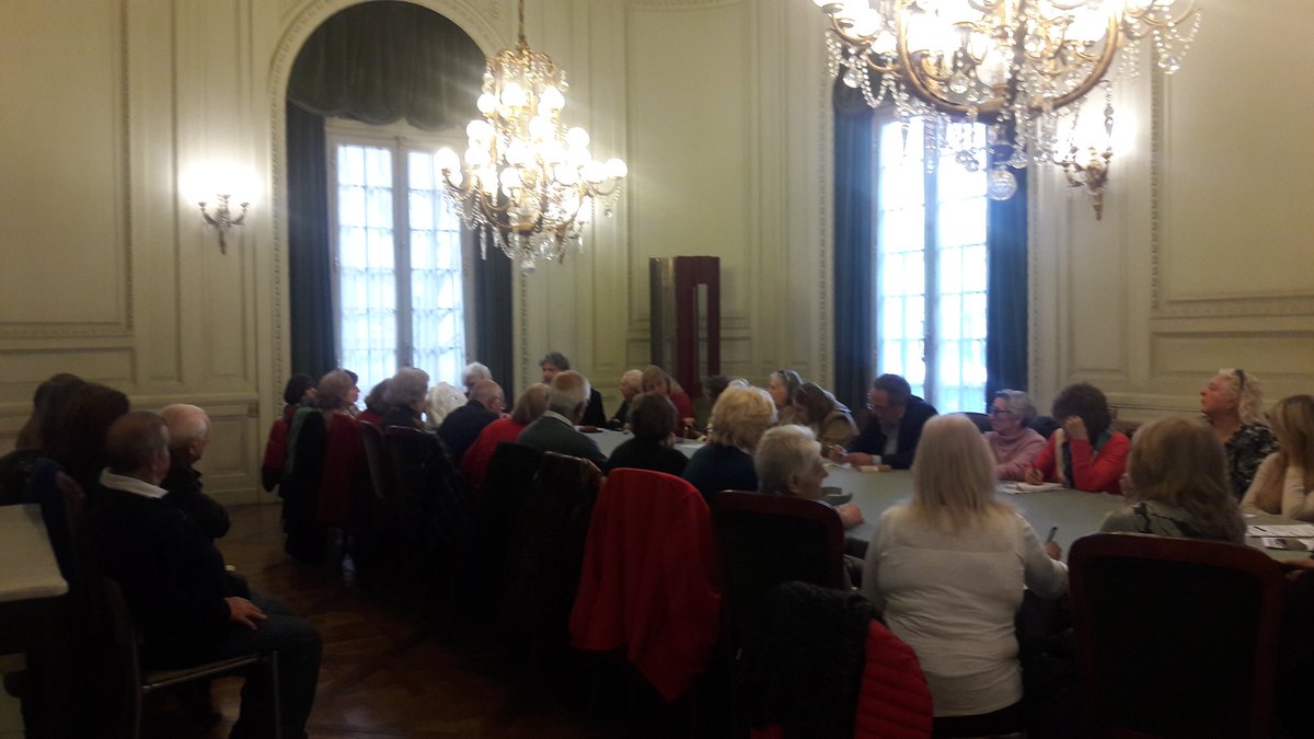 argentinaccsc's tweet photo. Comisión #adultosmayores del CCSC reunida en el #palaciosanmartin #sociedadcivil #unasur #mercosur @CancilleriaARG https://t.co/QXybnVtkAs
