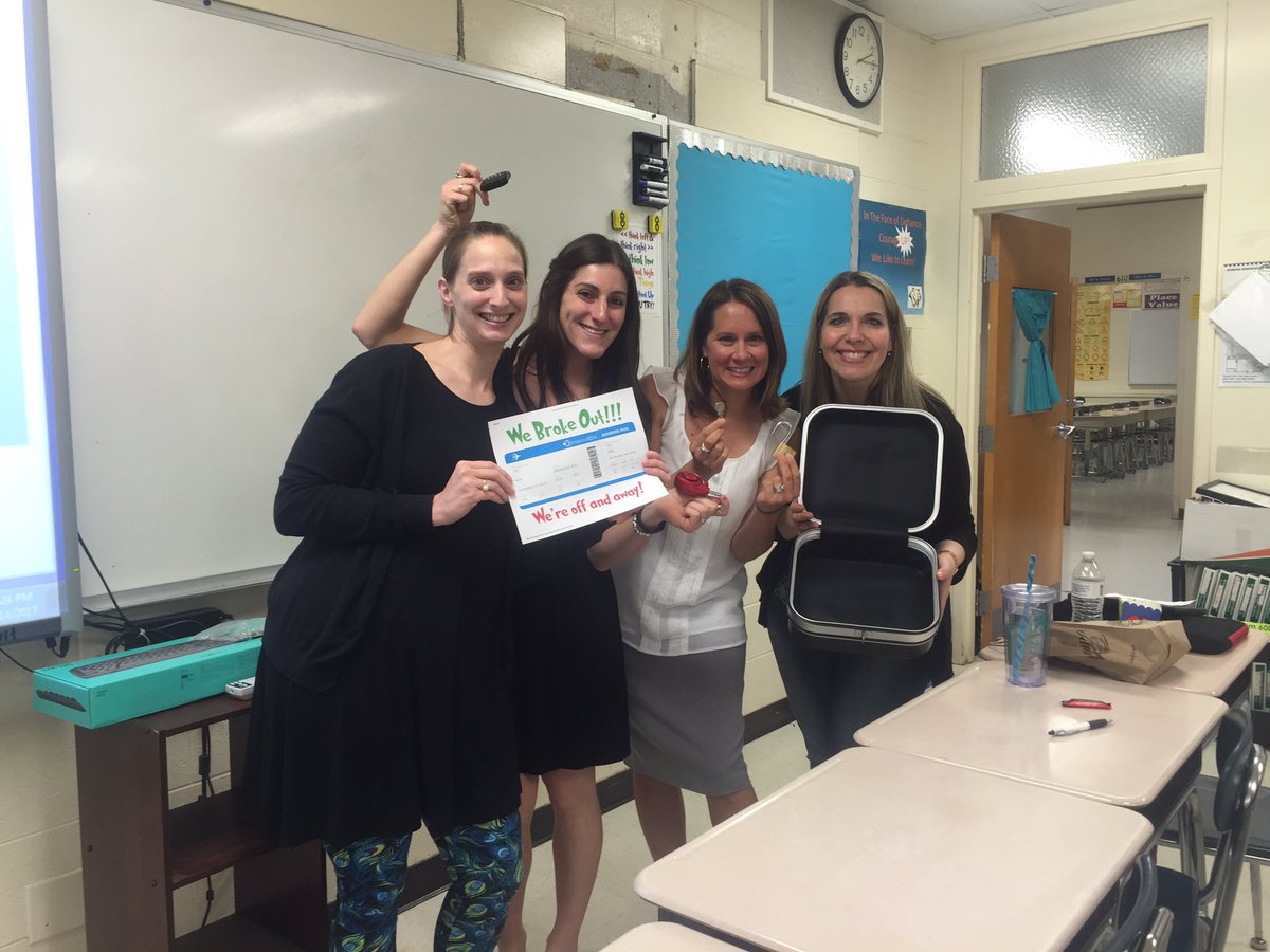 TechInBrady131's tweet photo. We broke out!! Fun learning about @breakoutEDU at #D131TechAcademy with @jcalhountech @JenniferKmiec @teresagerardi https://t.co/mTNdJJfITf