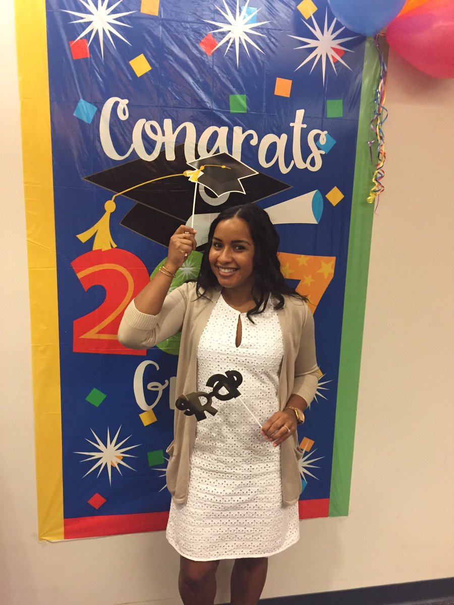 anjiewithaj's tweet photo. love my simulation family! #graduationday #simulationfellowship #national #accreditation #HealthSimNYC https://t.co/MQoYL9vMlm