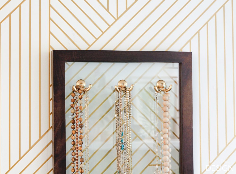 Oganize your jewelry without a lot of visual clutter. Check out this idea with Clear Gorilla Glue <a href="/GorillaGlue/">Gorilla Glue</a> #Ad bit.ly/2stBv56