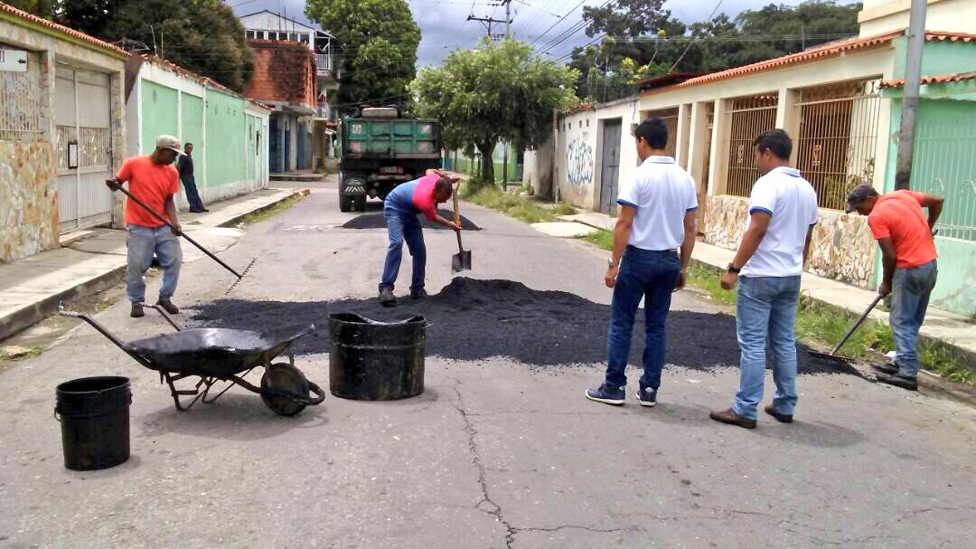 ASFALTADO sector #Bejumita y #ElSurtidor <a href="/Alc_Bejuma/">Alcaldia de Bejuma</a>