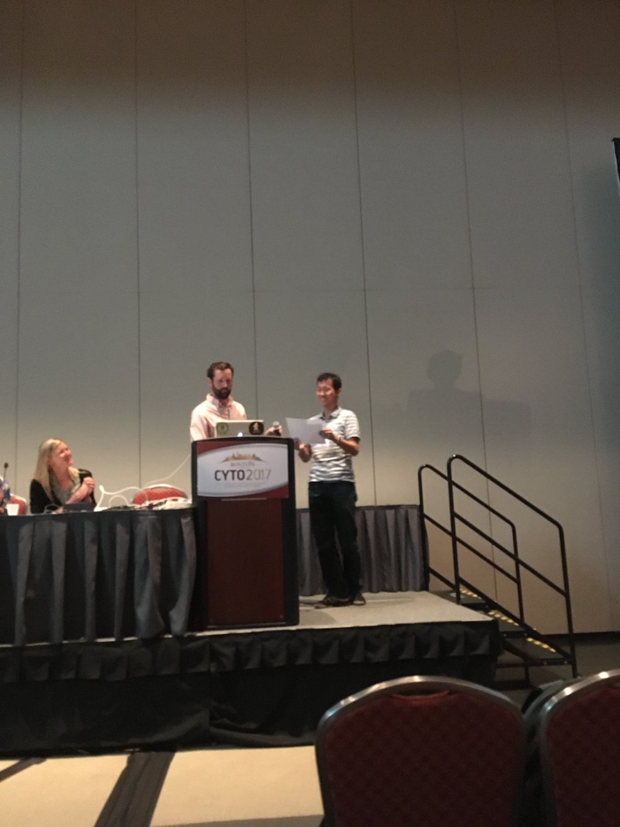 CYTO2017's tweet photo. Devin Sullivan from @HumanProteome  introducing the #cytochallenge2017 and the winner, Peng Qiu from @GeorgiaTech @EmoryUniversity https://t.co/0PS9pqbTr0
