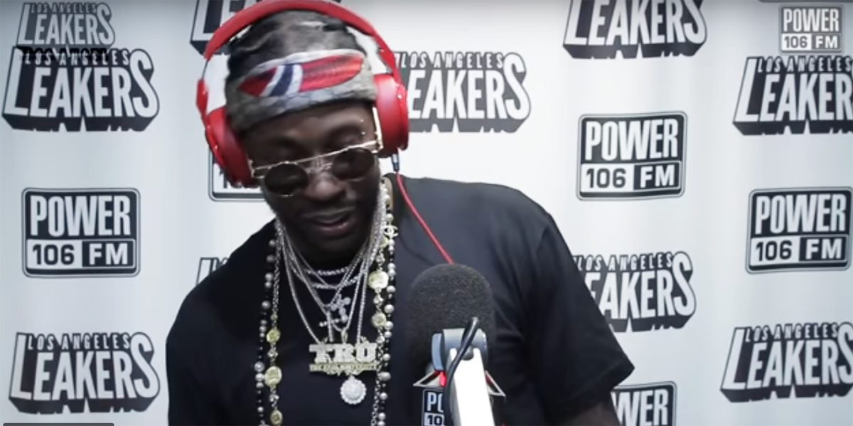 Complex's tweet photo. Watch @2chainz absolutely destroy this freestyle over @kendricklamar's "DNA" beat 👏  https://t.co/mJ0zftiZSH https://t.co/bIntr9fOzk