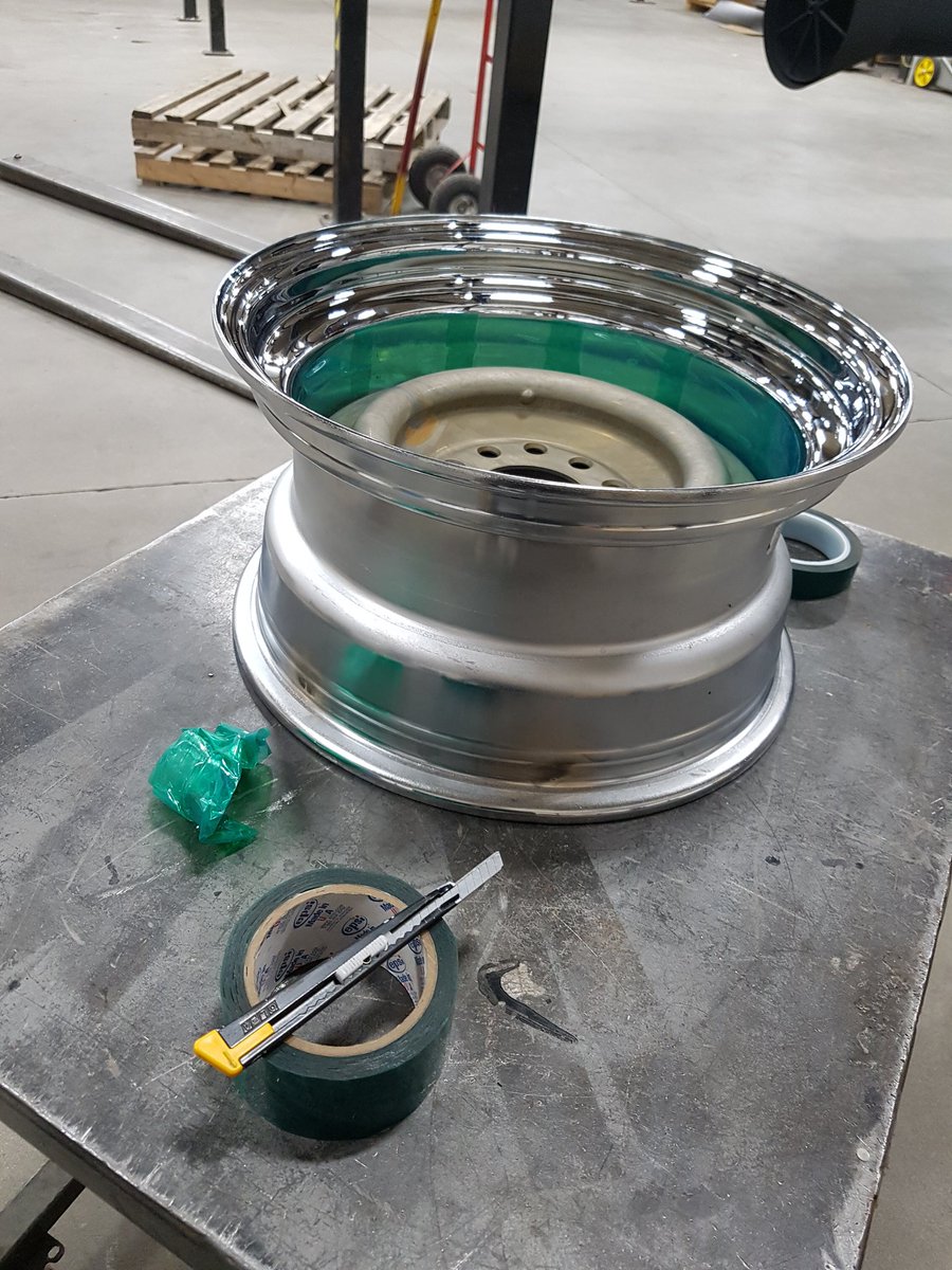 OCFab_Finishing's tweet photo. Costume #powdercoated set of rims. #ocfab https://t.co/MZwa5VWw8c