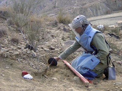 JJGomezCamacho's tweet photo. Mitigation of threats posed by landmines &amp; other explosives of war is vital to the success of UN peacekeeping and special political missions https://t.co/XDWy7F09kd