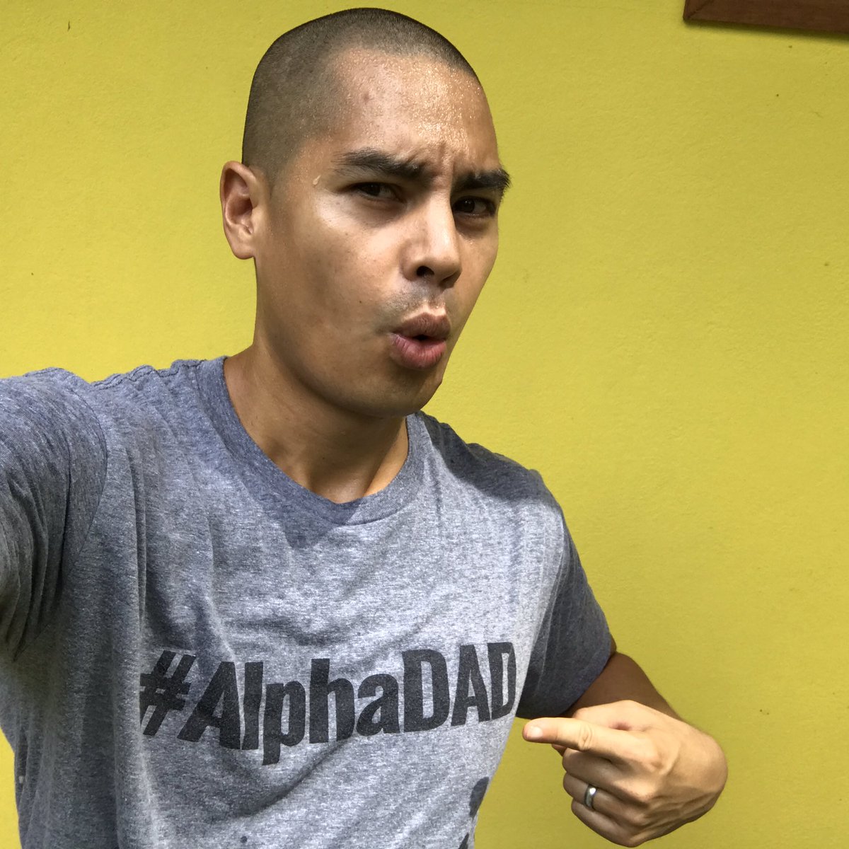 Rocking the BRAND NEW #AlphaDAD T-Shirt post-KB workout. Pick one up today - goo.gl/DTeUAX

#AlphaDAD