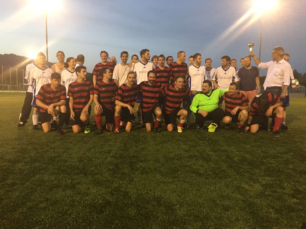 p_holle's tweet photo. Das St. Galler Tagblatt gewinnt gegen die Luzerner Zeitung mit 3:1. Die Revanche kommt in Luzern. https://t.co/Qu52dQA3PZ