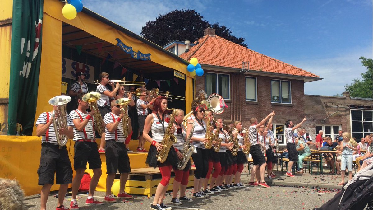 #bemmelsedweildag #bemmel #blaaskapel zo'n optreden blijft dagen zo niet weken in mijn hoofd hangen <a href="/dweildagbemmel/">Bemmelse Dweildag</a> <a href="/Alarmfase3/">Alarmfase 3</a>