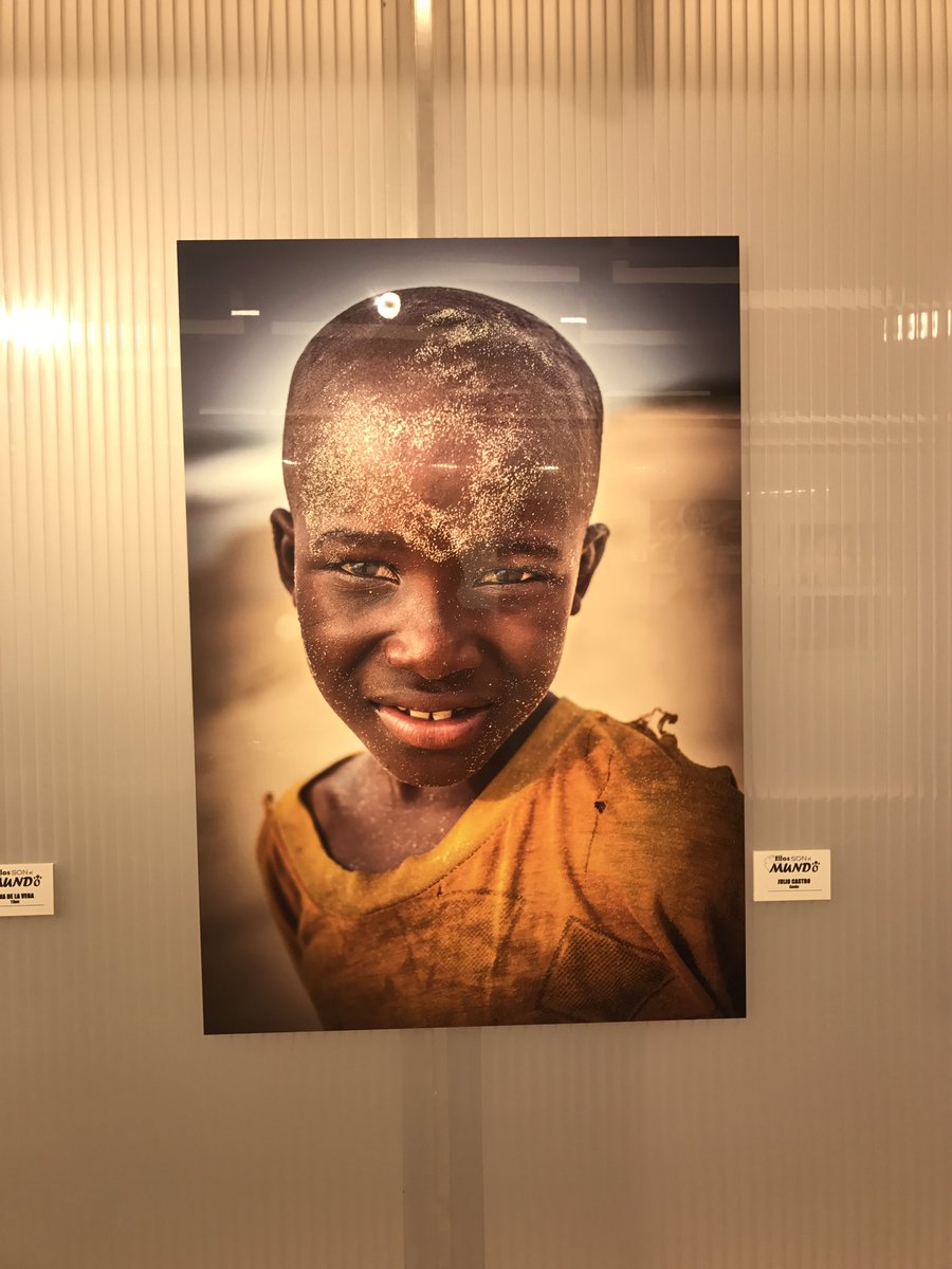 PatSoler7's tweet photo. @Sonelmundo fantástica expo de mano de @Jorgemerios! Buen projecto solidàrio. No hace falta ser gigante para ayudar un montón! #sonelmundo https://t.co/OLlnb9LmoY