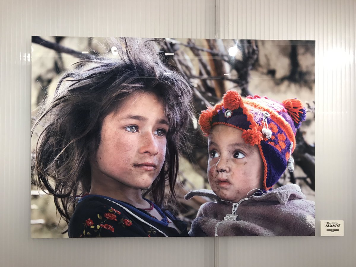 PatSoler7's tweet photo. @Sonelmundo fantástica expo de mano de @Jorgemerios! Buen projecto solidàrio. No hace falta ser gigante para ayudar un montón! #sonelmundo https://t.co/OLlnb9LmoY