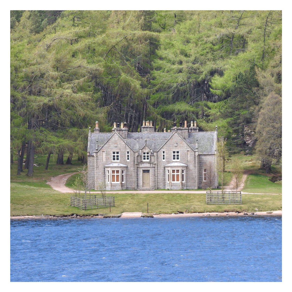 #GlasAlltShielLodge by #LochMuick. Originally built for Queen Victoria after the death of Prince Albert &amp; became known as The Widow's Hut.