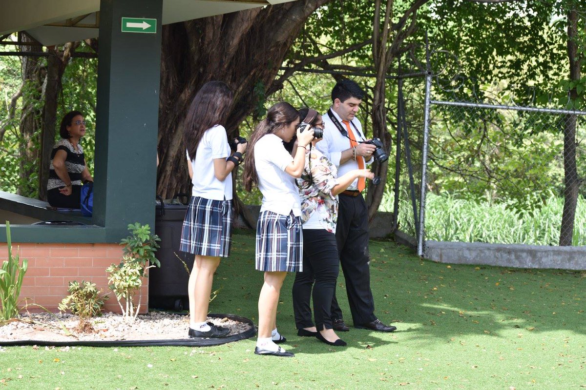 ColegioBrader's tweet photo. Club de Fotografía 2017 #ColegioBrader https://t.co/oh8k9szW5i