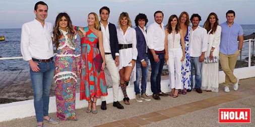 .<a href="/FIONAFERRER/">Fiona Ferrer-Leoni</a>, @Silvia_Casas1 y <a href="/debenitoarantxa/">arandebenito</a>, entre otros, inauguran las noches de verano bit.ly/2srd48o
