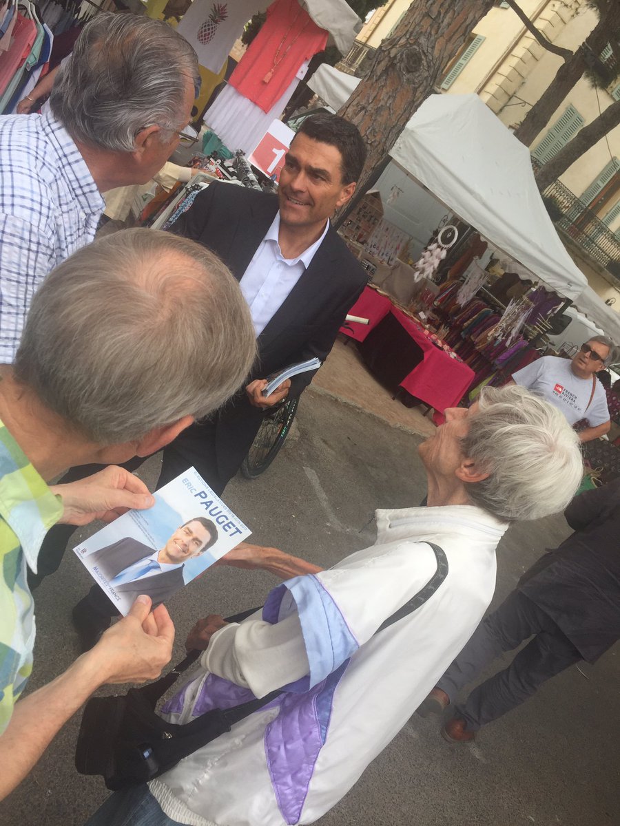 AlexndraBorchio's tweet photo. Échanges constructifs, accueil chaleureux sur le marché de #TourrettesSurLoup ce matin ! #Pauget2017 #OnFonce🚀 #legislatives2017 #Circo0607 https://t.co/yg3atdPUv3