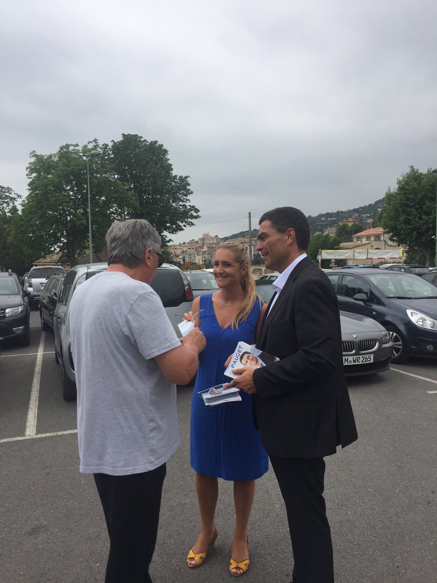 AlexndraBorchio's tweet photo. Échanges constructifs, accueil chaleureux sur le marché de #TourrettesSurLoup ce matin ! #Pauget2017 #OnFonce🚀 #legislatives2017 #Circo0607 https://t.co/yg3atdPUv3