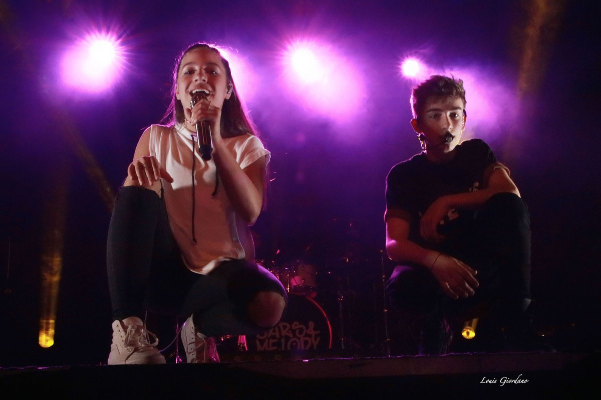KenzieZiegler32's tweet photo. Chicago and Atlanta you are next!!!! #dayandnighttour @johnnyorlando https://t.co/0hYkx8yBLK  https://t.co/FNdeKyNigp https://t.co/v5CgvEzd5F