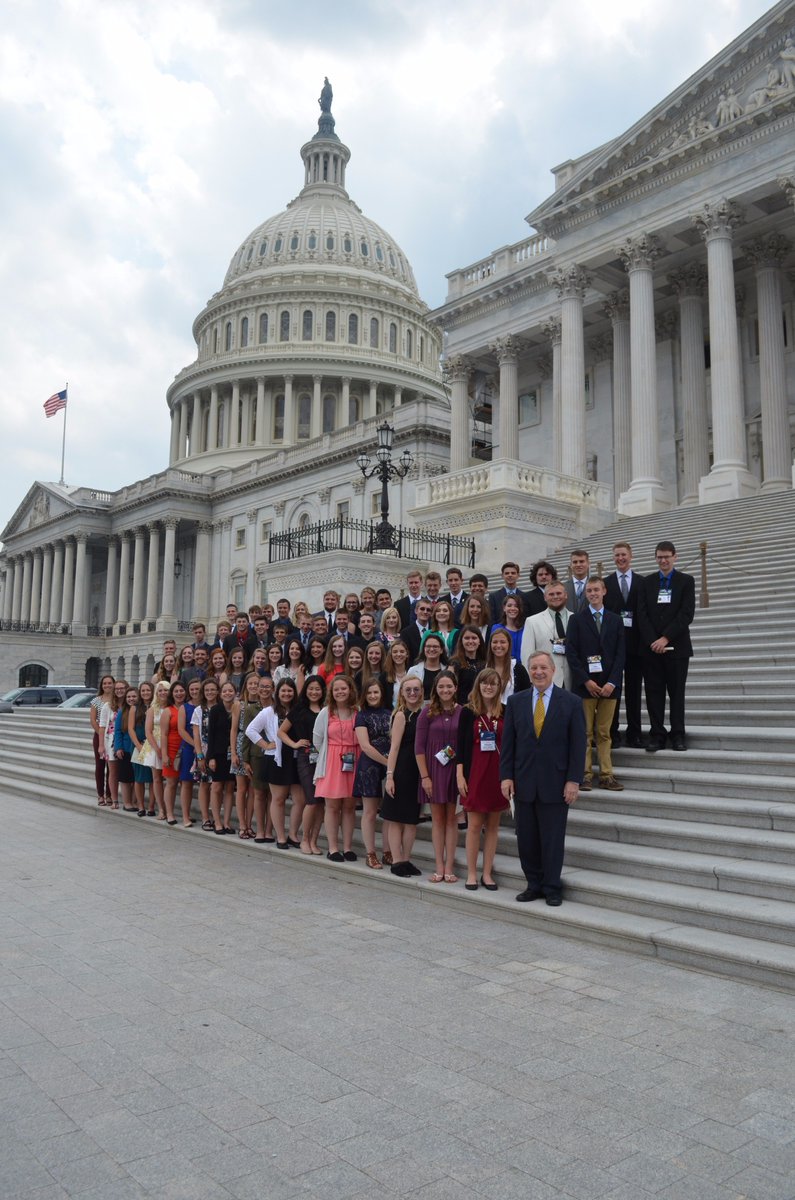SenatorDurbin's tweet image. The future of rural Illinois is bright thanks to the leadership of these 69 high school students visiting DC w @IllinoisCoop Youth Tour