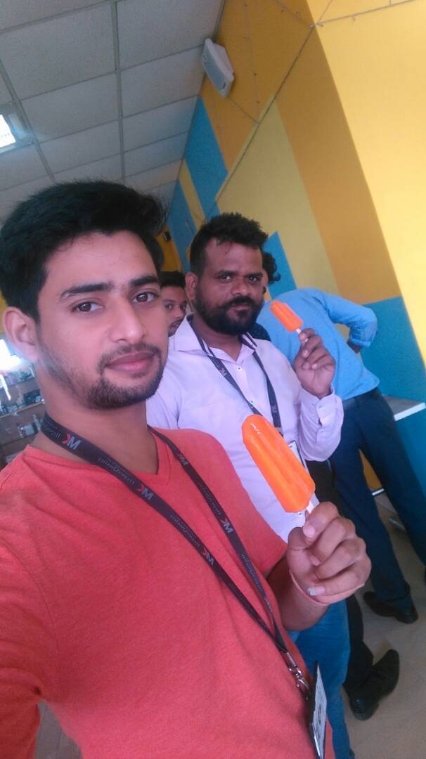 MattsenKumar's tweet photo. Some more pictures of #Beattheheat with #icecream and ice lollies day. #TEAMMK #MYMK https://t.co/qMMNQiNDuH