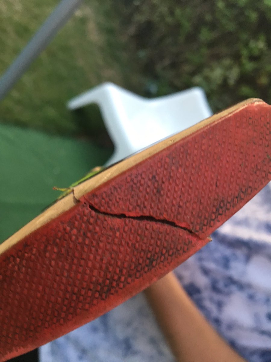 FredRattue's tweet photo. @NewBalanceUK bought this tc560+bat for my son at the end of last season and it's snapped!is this normal?! #cricket https://t.co/gtfQn1TIba