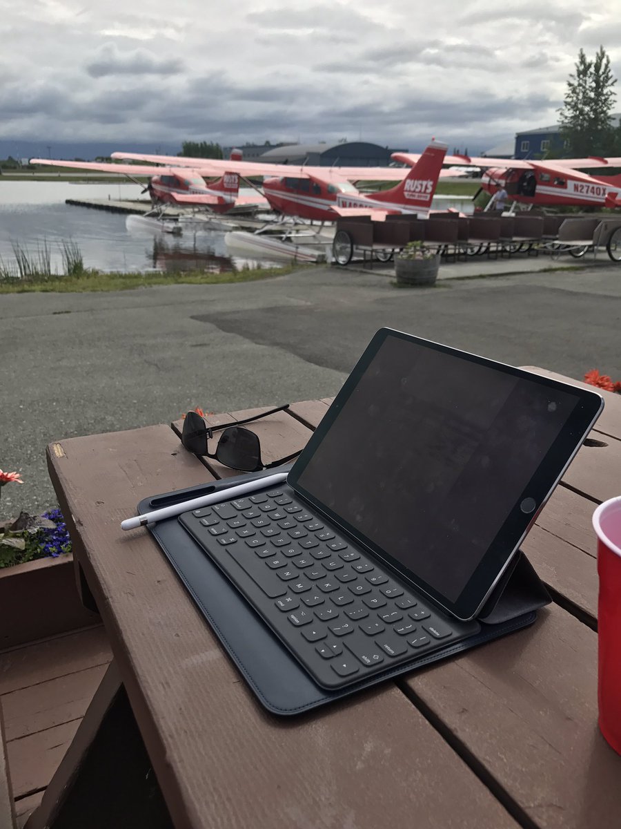 austinmann's tweet image. Wrappin' a week long project in Alaska photographing grizzlies, whales, glaciers &amp;amp; more. Editing all on this new (very quick) iPad Pro. 👍🏻⚡️