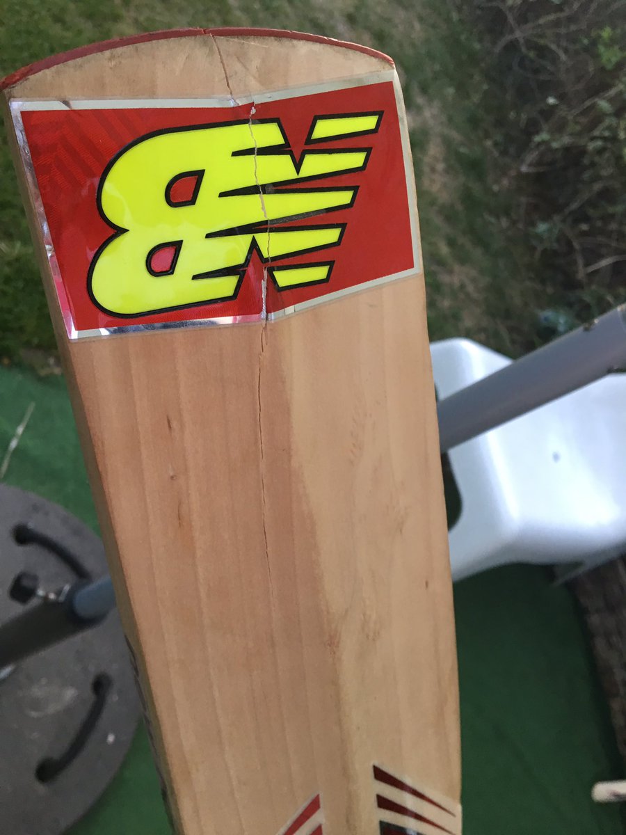 FredRattue's tweet photo. @NBCricket Bought this TC560+ bat end of last season for my son and it snapped today at training! It this normal?! https://t.co/DENVAvziOJ