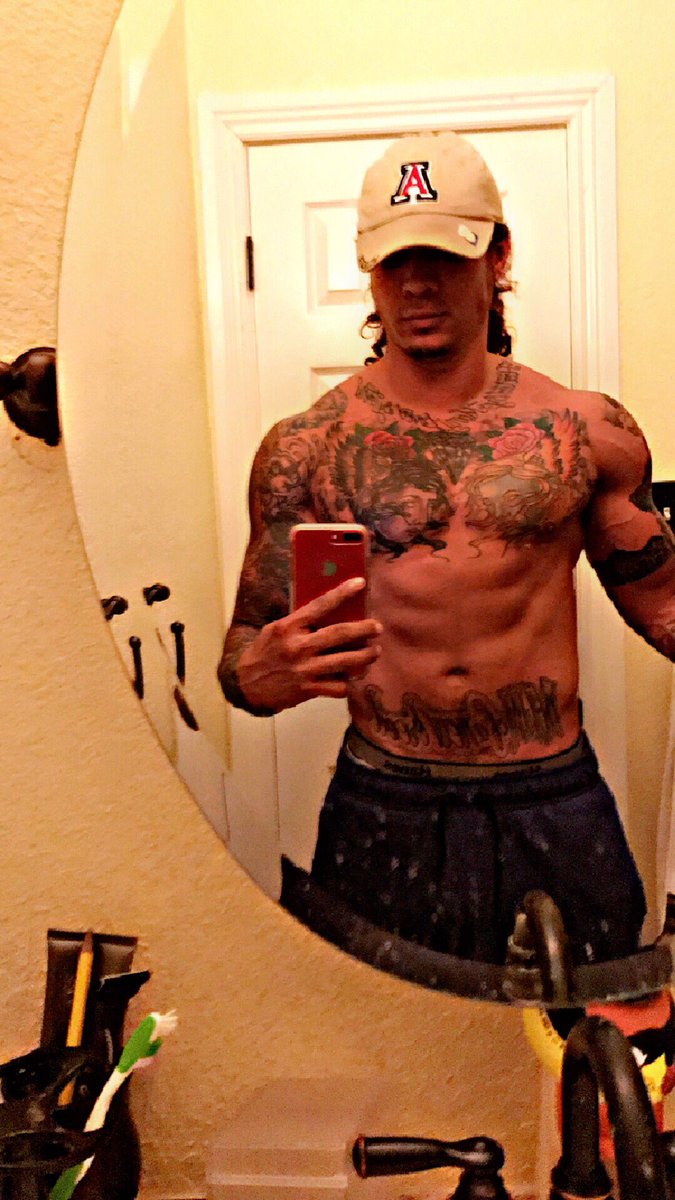 adubb0469's tweet photo. The journey begins 💪🏽💪🏽#gymlife #gains#tattoomodel #epfitness #gymflow  #bodybuilding #fitness #musclegain #fitfam #liftheavy #fitfamep https://t.co/EKPxcSMkTq